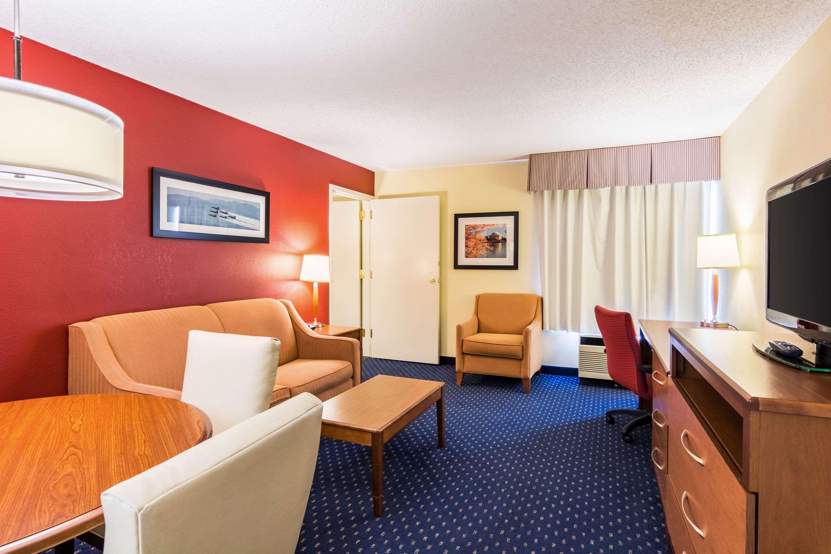 Comfort Inn At Joint Base Andrews Клінтон Екстер'єр фото